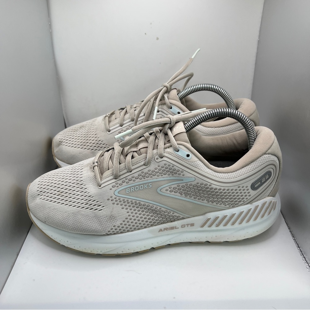 Women’s Brooks Ariel GTS 23 Running Shoes Size 9.5 Wide